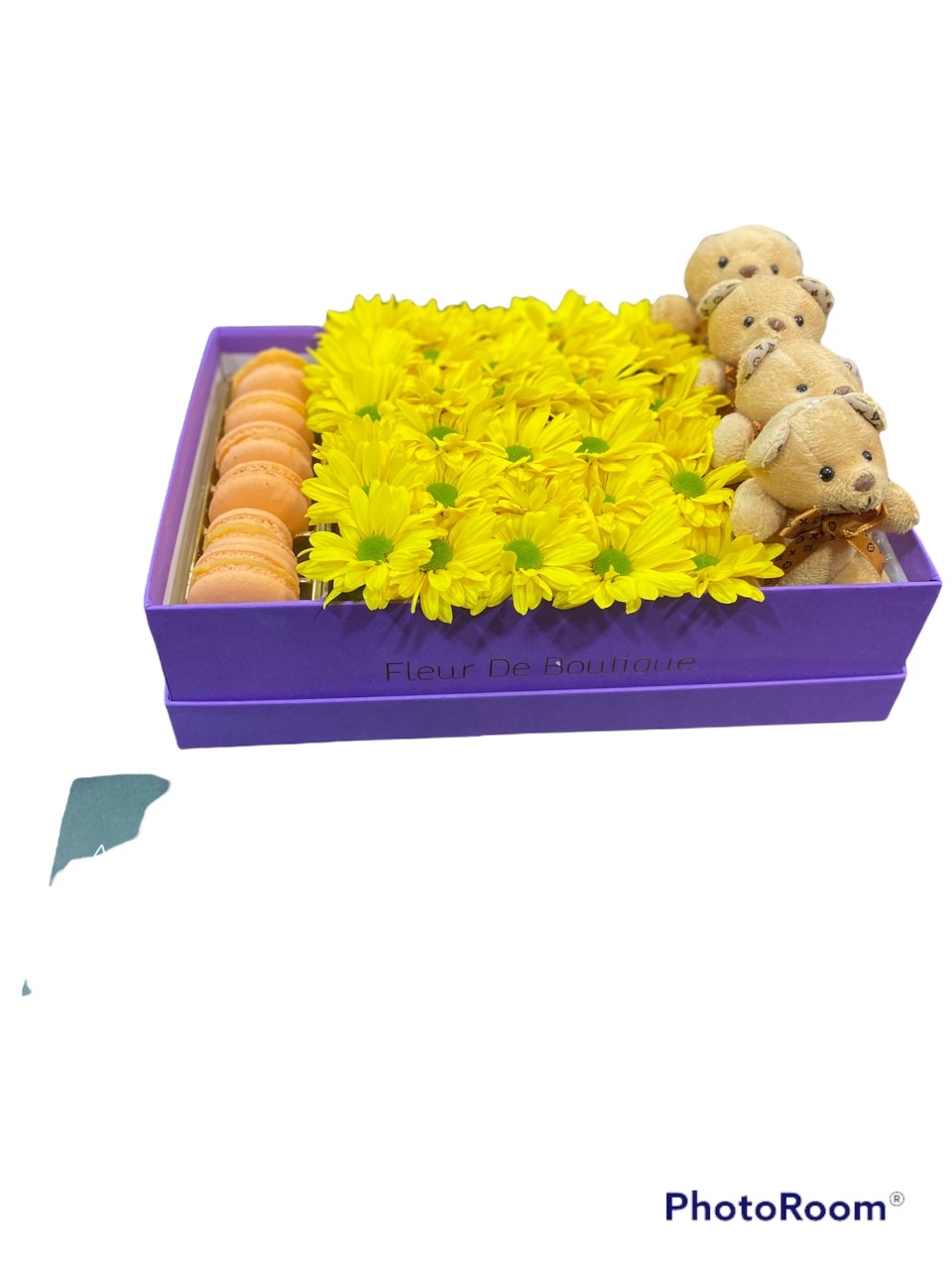 lila renk kutuda sarı papatya ve makaron sevimli ayıcıklar